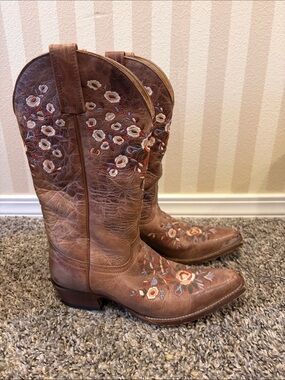 Shyanne Brown Embroidered Floral Western Heeled Boots
